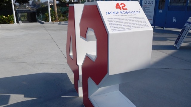【MLB】全選手が42番を着用するジャッキー・ロビンソン・デーとは？アメリカの歴史を変えたジャッキー・ロビンソンについて解説